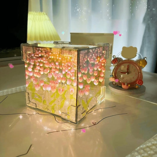 Tulip Cube Mirror Lamp
